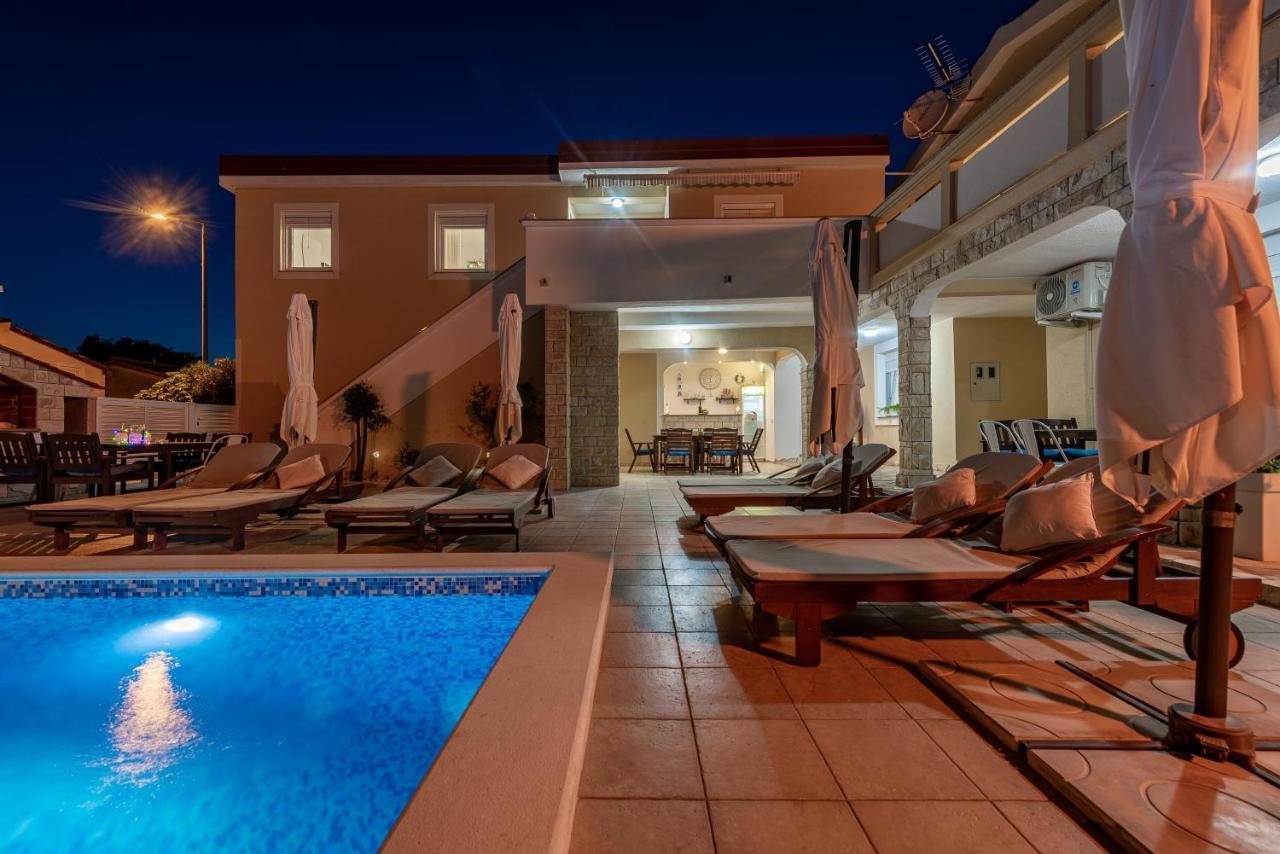 Villa Karmen - Poolhouse فير المظهر الخارجي الصورة