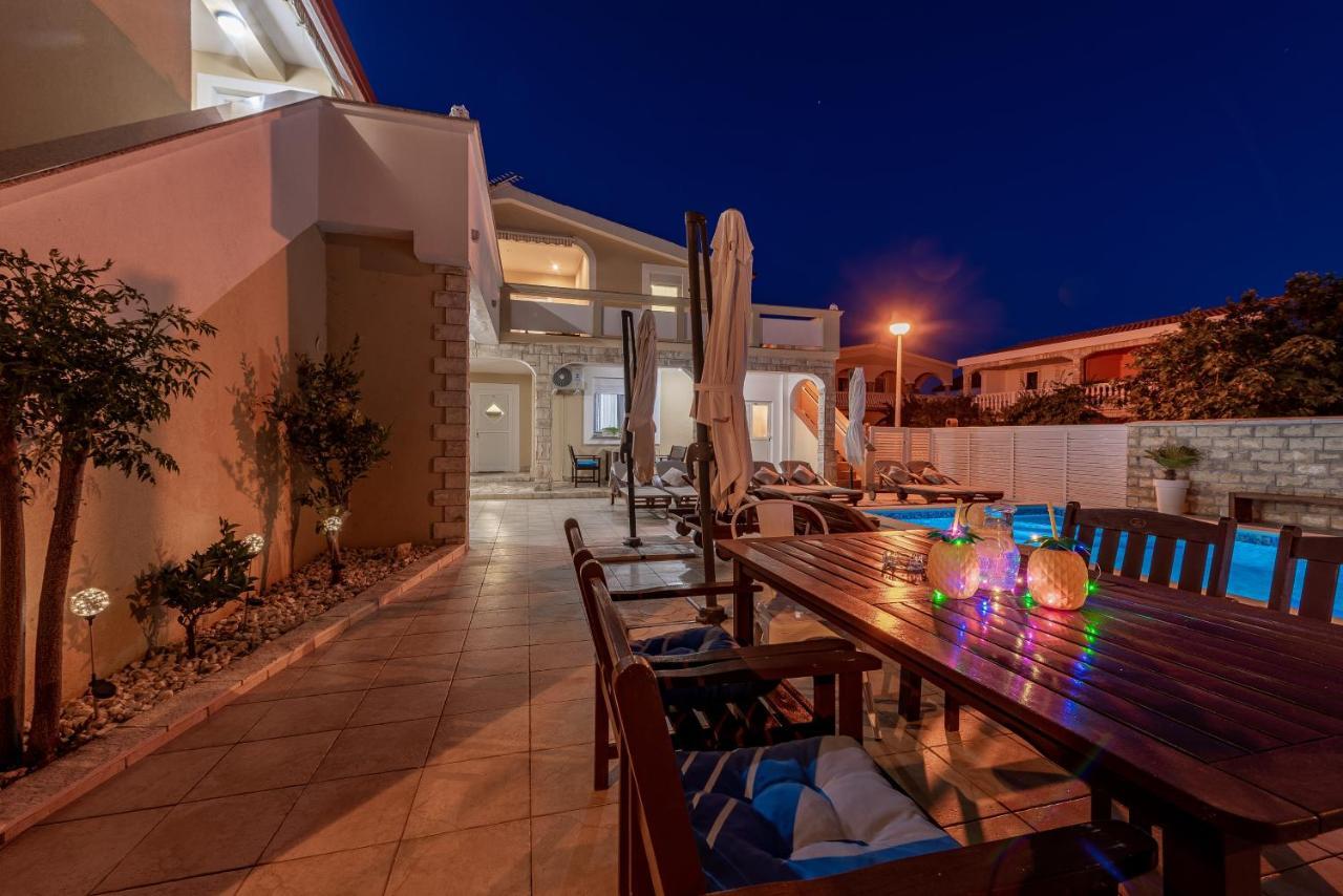 Villa Karmen - Poolhouse فير المظهر الخارجي الصورة