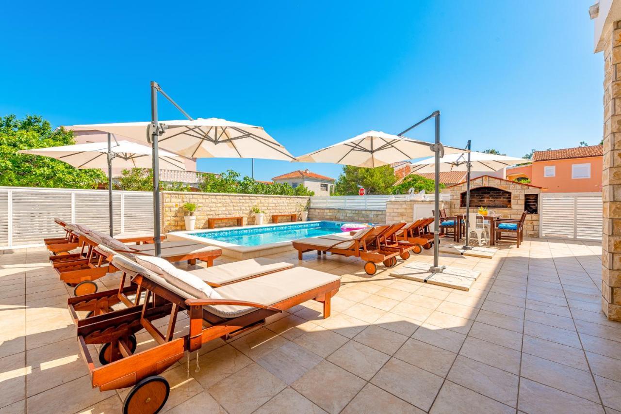 Villa Karmen - Poolhouse فير المظهر الخارجي الصورة