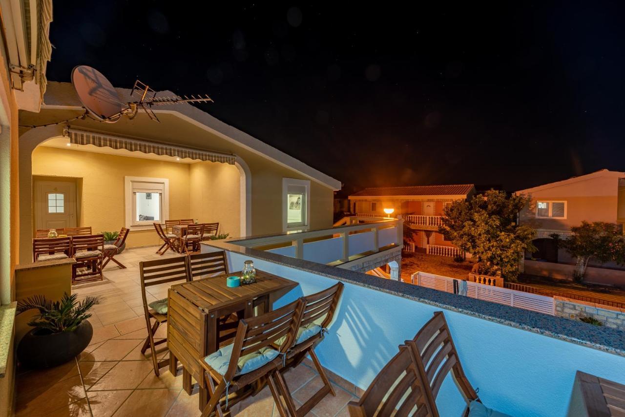 Villa Karmen - Poolhouse فير المظهر الخارجي الصورة