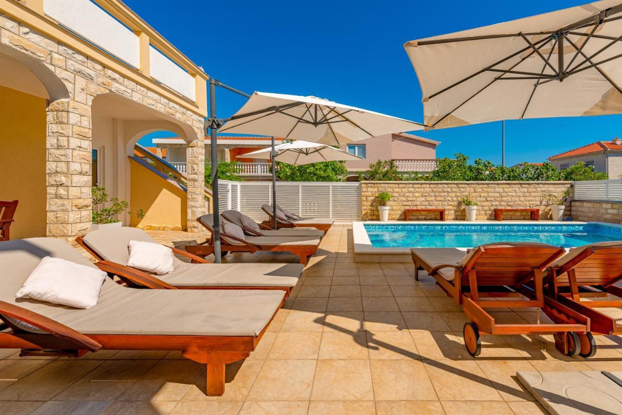 Villa Karmen - Poolhouse فير المظهر الخارجي الصورة